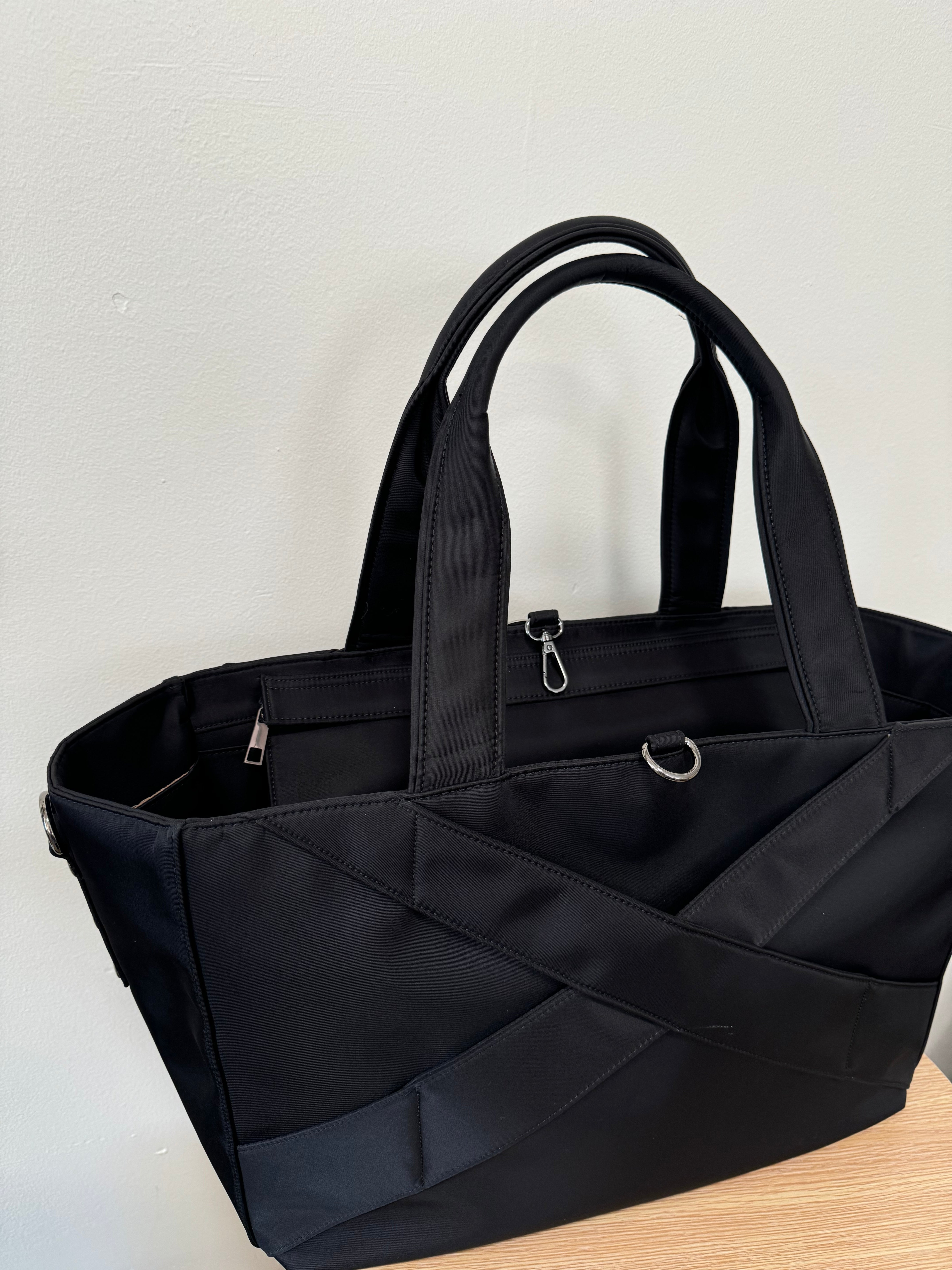 Cove Daily Tote - Black