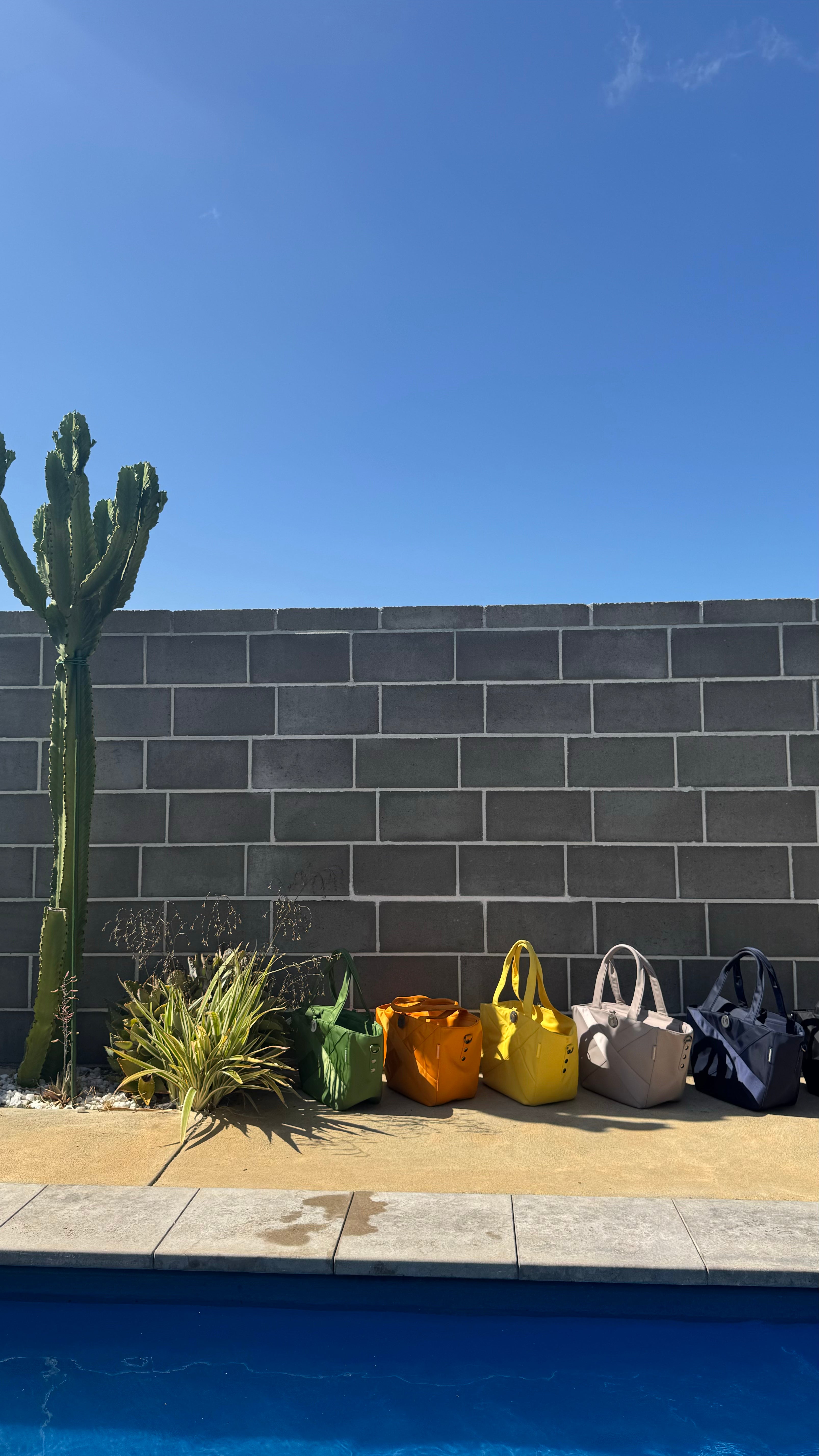 Cove Urban Traveller Tote - Navy Blue